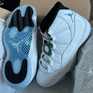 Legend blue dead stock 11s